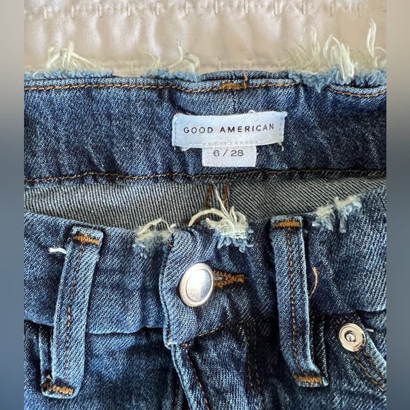 Good American Womens 28 US 6 Straight Leg Split Pocket Distressed Jeans - Picture 7 of 8